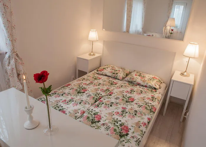 4 Couples & 4 Friends בית הארחה קרקוב