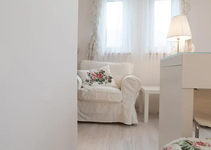 בית הארחה 4 Couples & 4 Friends