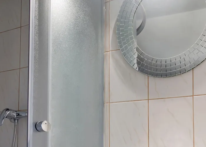 게스트하우스 4 Couples & 4 Friends 2*