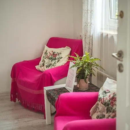 4 Couples & 4 Friends B&B 2*