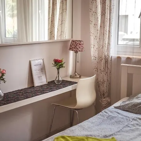 B&B 4 Couples & 4 Friends