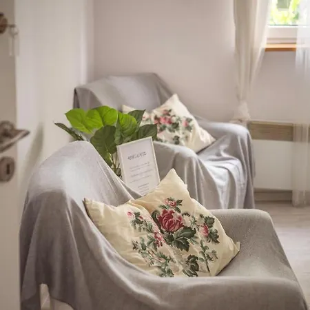 4 Couples & 4 Friends B&B 크라쿠프