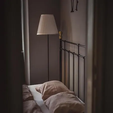 4 Couples & 4 Friends B&B 2*