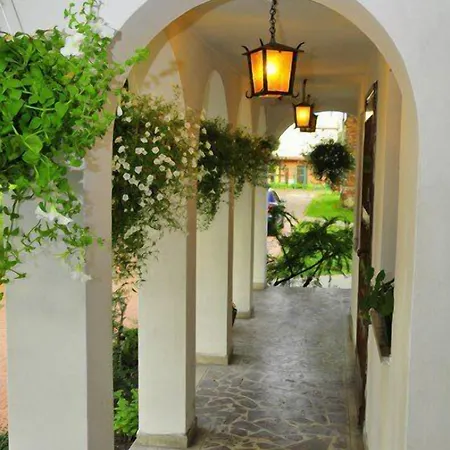 4 Couples & 4 Friends B&B 2*