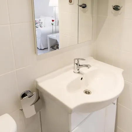 4 Couples & 4 Friends B&B 크라쿠프