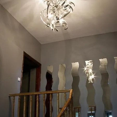 4 Couples & 4 Friends 2*