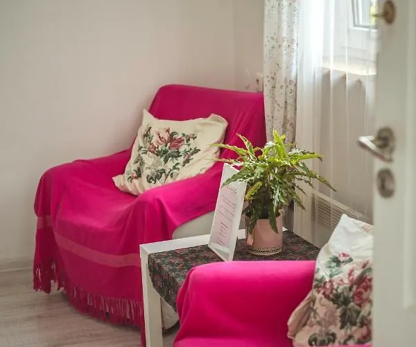 4 Couples & 4 Friends Guest house 2*