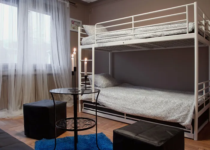 4 Couples & 4 Friends Guest house